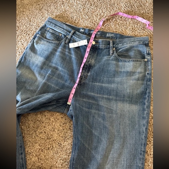 NWT J. Crew Mid-rise slouchy jean in 1984 rigid
size 34 - Picture 12 of 12